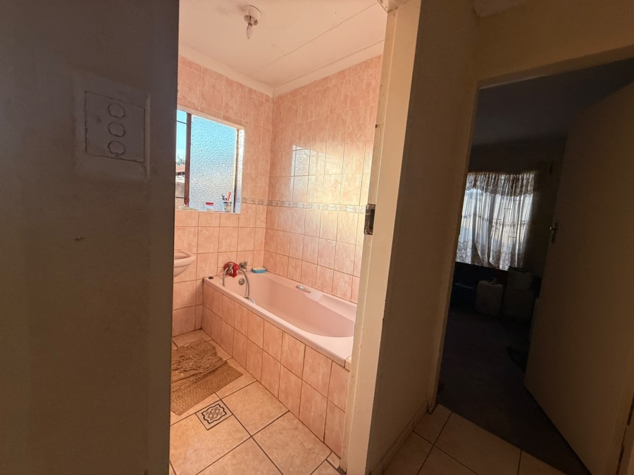 3 Bedroom Property for Sale in Tlhabane West North West